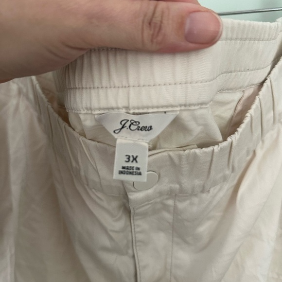 Jcrew Women's Cream Shorts - Picture 3 of 4